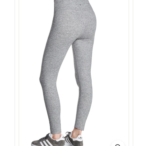 NWT Kyodan Chevron High Waist Leggings Gray & White -soft ! Sz L - Picture 3 of 7